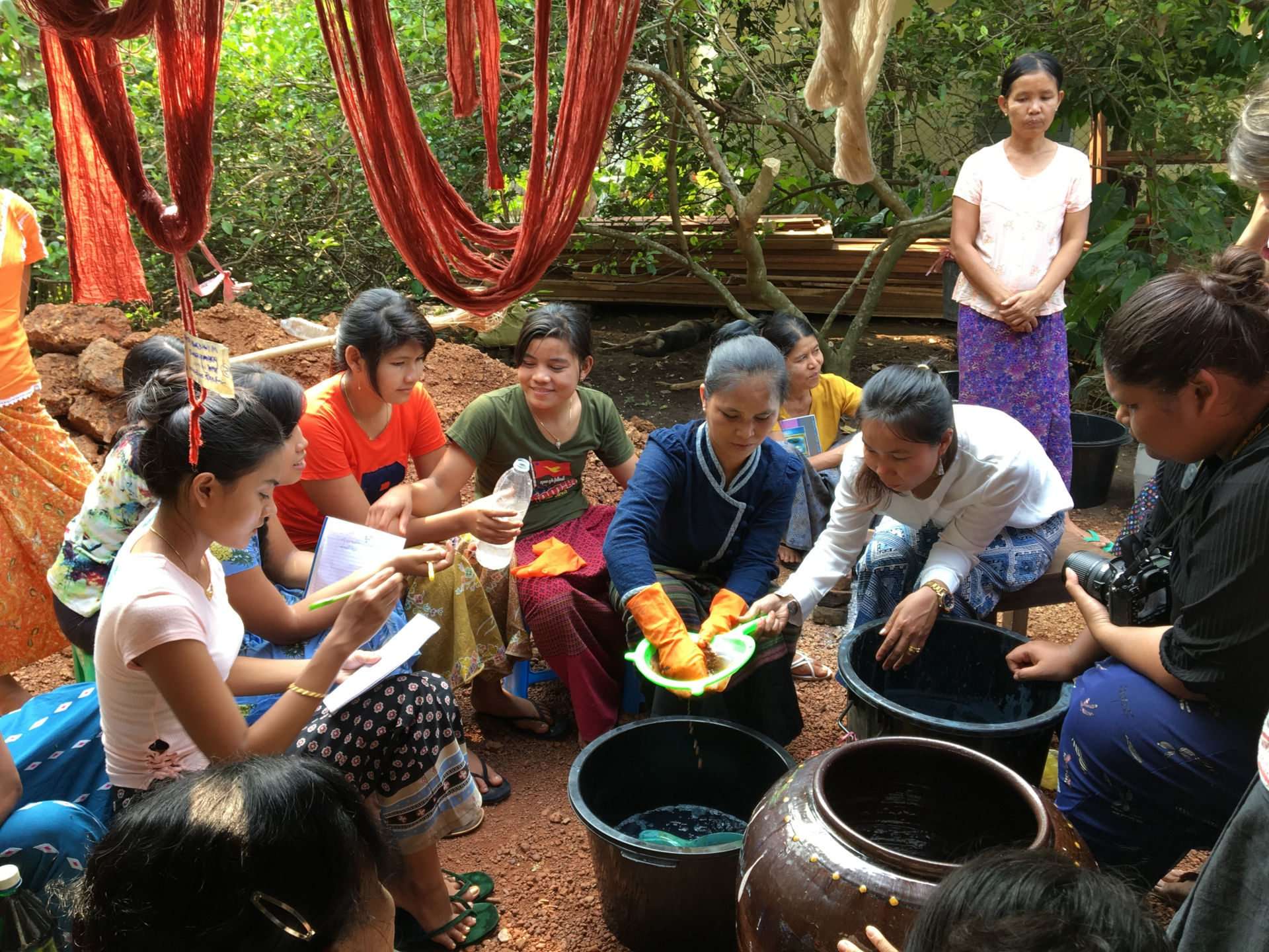 ock pop tok laos myanmar 18 dyeing with indigo - Workshops in Myanmar