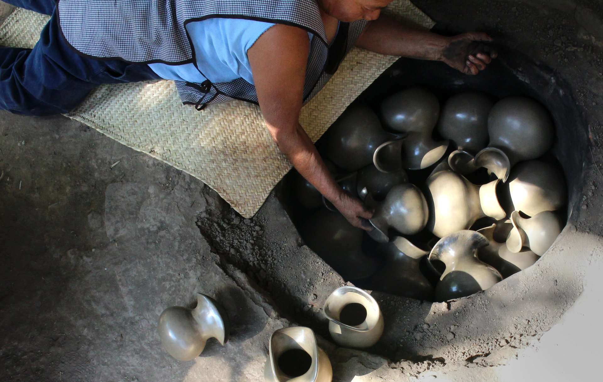 Ock Pop Tok - Kitzia Barrera Discusses<br>Indigenous Pottery in Oaxaca blog ropt colectivo 1050 fired - indigenous