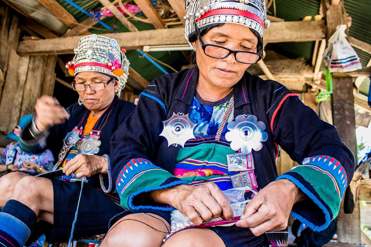 ock pop tok laos akha ladies - Discover Laos Through textiles