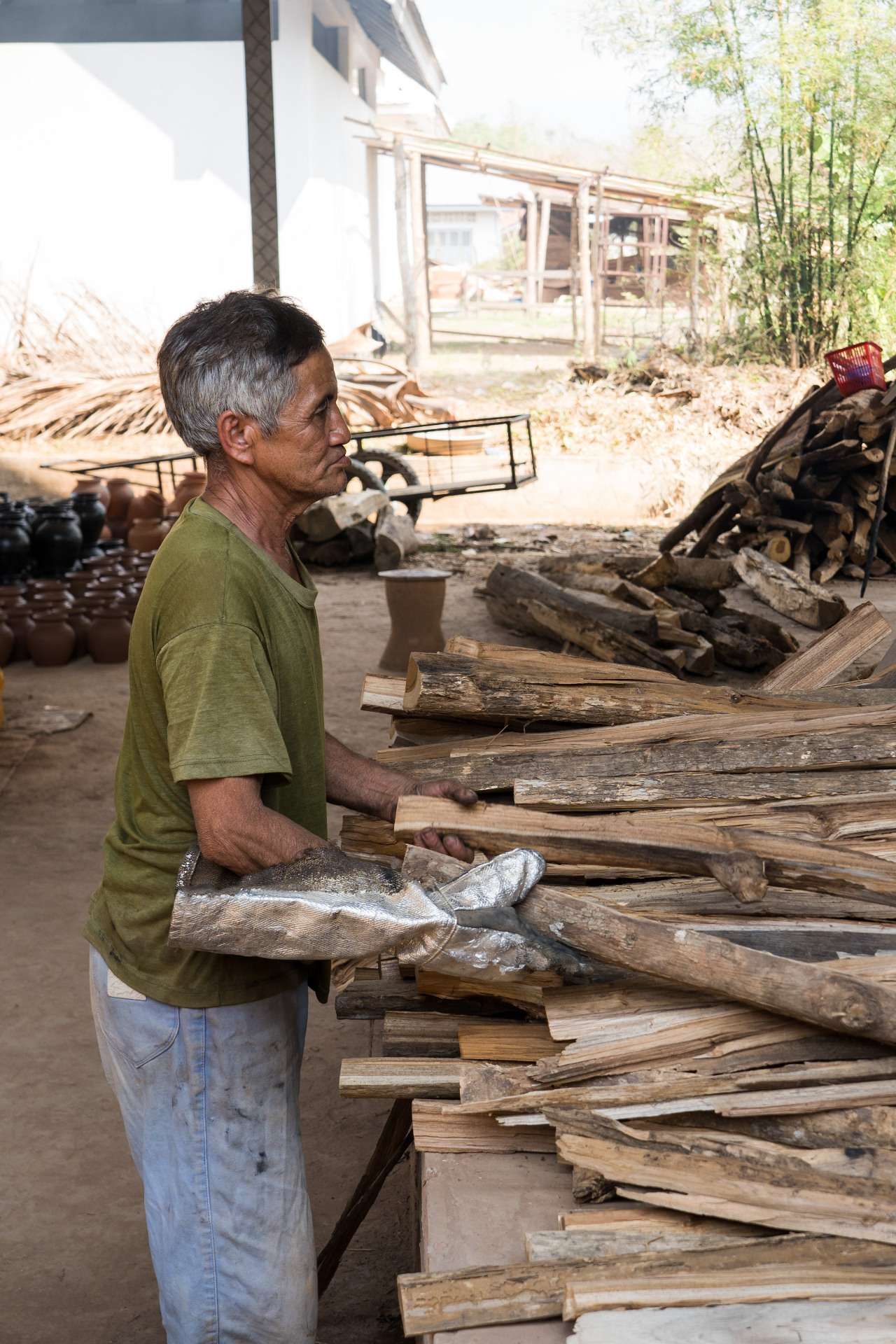 Ock Pop Tok - Let’s visit Ban Chan, the Pottery Village! Let’s visit Ban Chan, the Pottery Village!