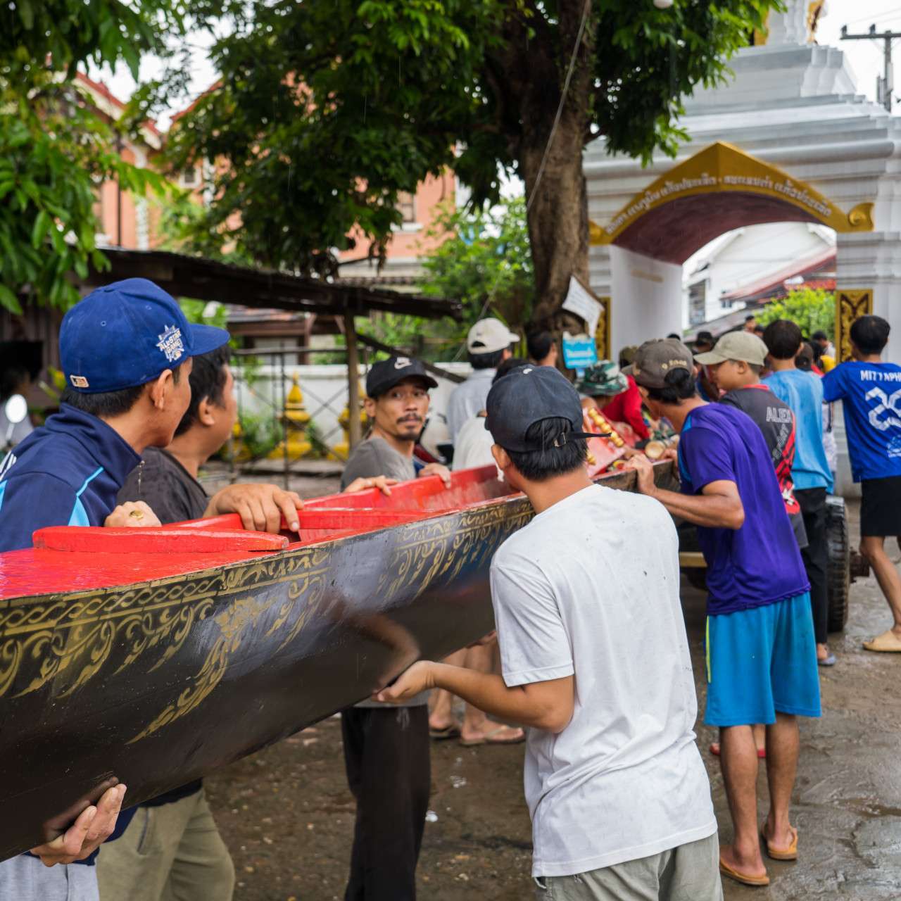 opt laos blog boat racing festival boat transport 2 - Boun Suang Heua